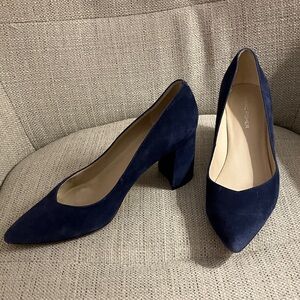 Marc Fisher cornflower blue suede chunky heels pumps 8